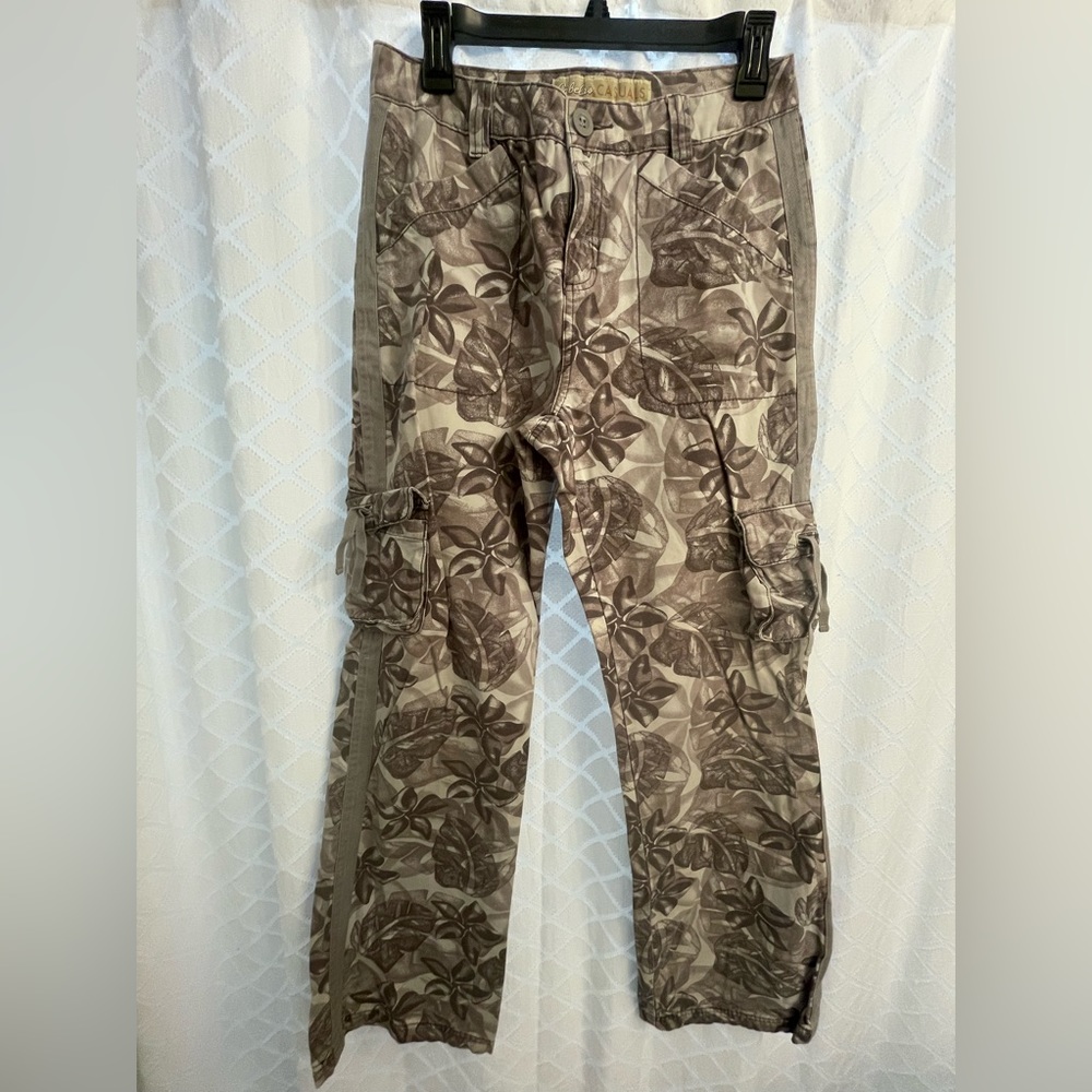 Cabela’s size 6 camo pants